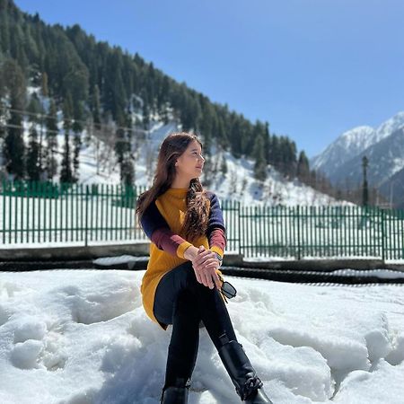 Srinagar Group Of Hotels Exterior photo