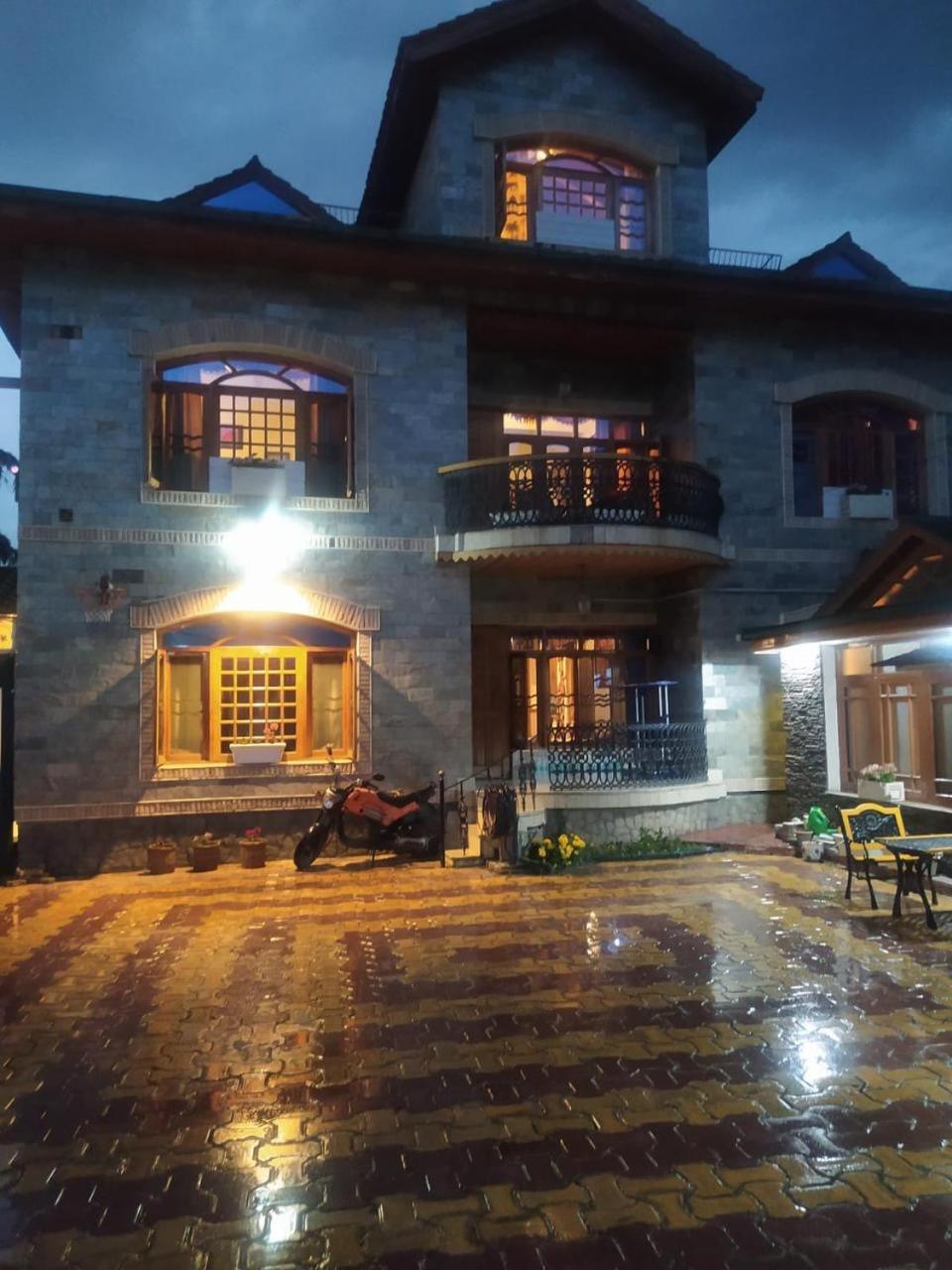 Srinagar Group Of Hotels Exterior photo