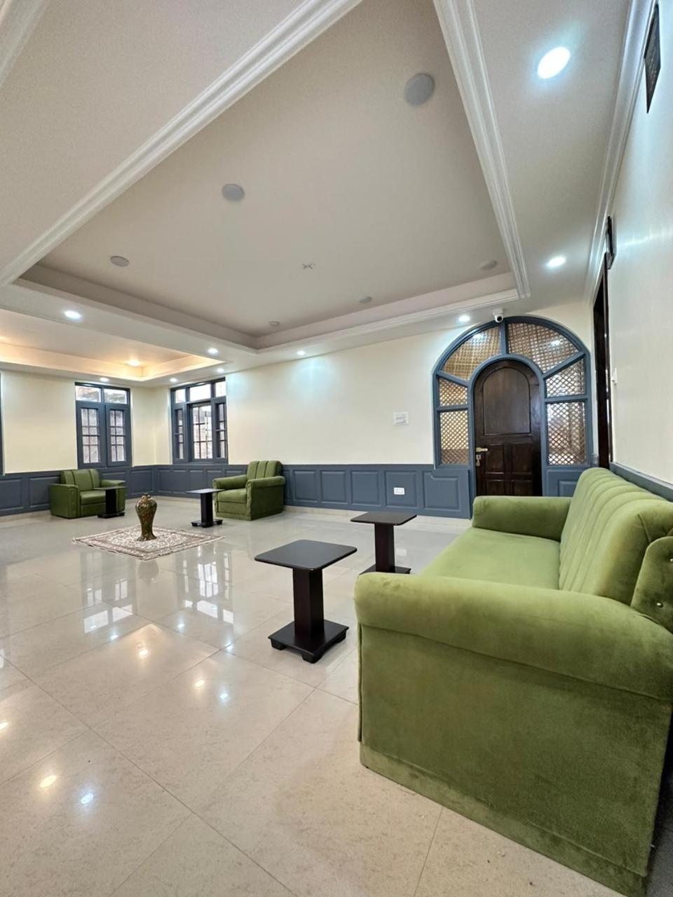 Srinagar Group Of Hotels Exterior photo